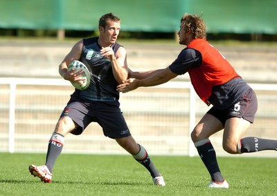 24.09.07 - Wales Rugby World Cup Training - Kevin Morgan in action during training 