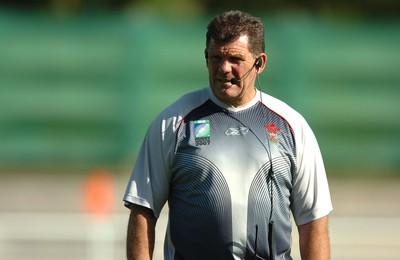 24.09.07 - Wales Rugby World Cup Training - Wales Coach, Gareth Jenkins during training 