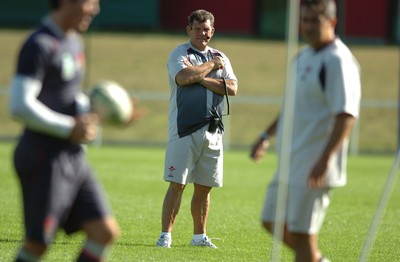 24.09.07 - Wales Rugby World Cup Training - Wales Coach, Gareth Jenkins during training 