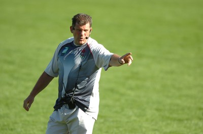 24.09.07 - Wales Rugby World Cup Training - Wales Coach, Gareth Jenkins during training 