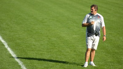 24.09.07 - Wales Rugby World Cup Training - Wales Coach, Gareth Jenkins during training 