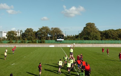 24.09.07 - Wales Rugby World Cup Training - Wales players in action during training 