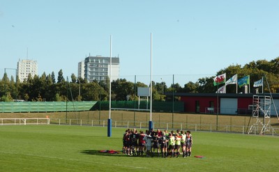 24.09.07 - Wales Rugby World Cup Training - Wales players in action during training 