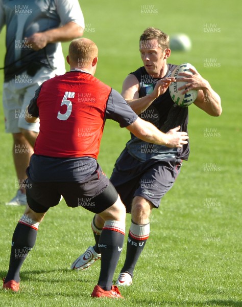 24.09.07 - Wales Rugby World Cup Training - Kevin Morgan in action during training 