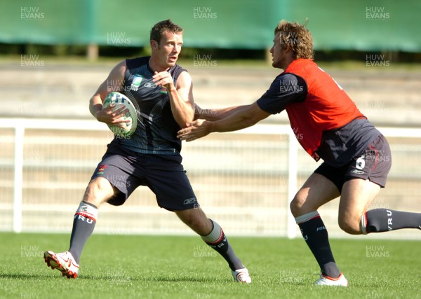24.09.07 - Wales Rugby World Cup Training - Kevin Morgan in action during training 