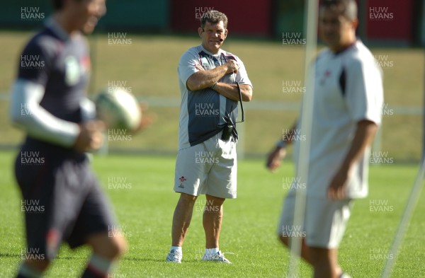 24.09.07 - Wales Rugby World Cup Training - Wales Coach, Gareth Jenkins during training 