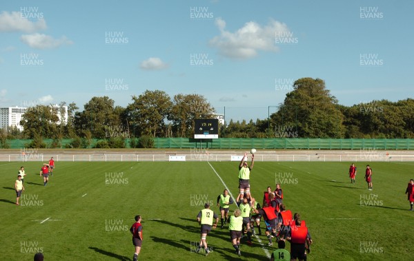 24.09.07 - Wales Rugby World Cup Training - Wales players in action during training 