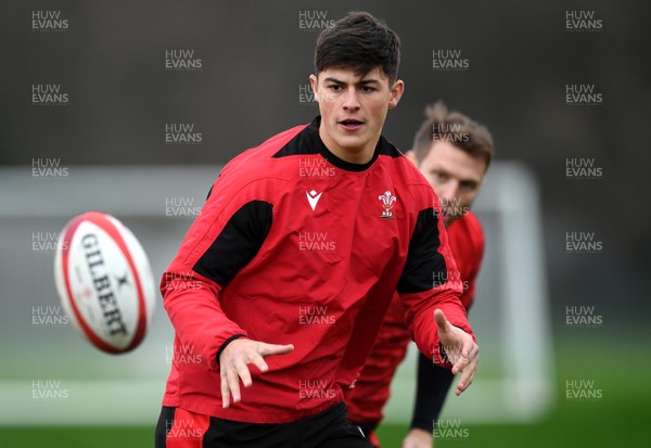 241120 - Wales Rugby Training - Louis Rees-Zammit during training