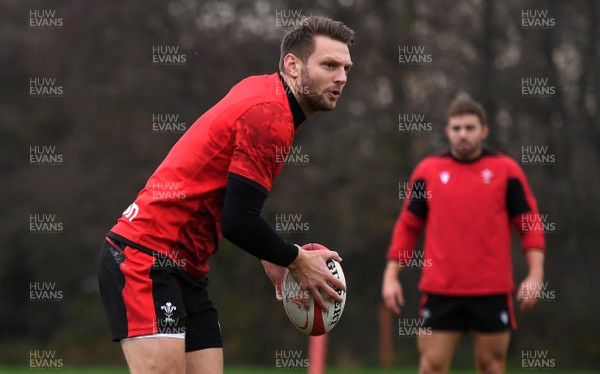 241120 - Wales Rugby Training - Dan Biggar during training