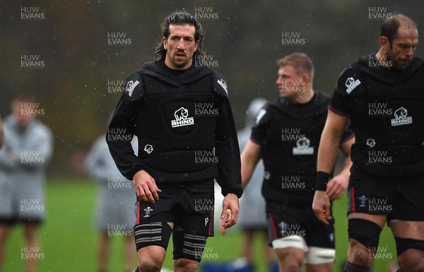 241122 - Wales Rugby Training - Justin Tipuric during training