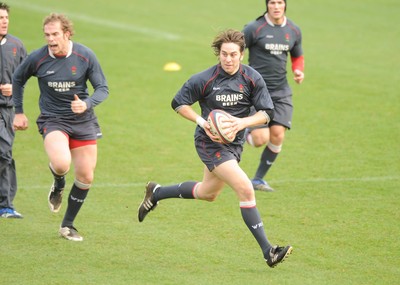 25.01.08 - Wales Rugby Training- Ryan Jones in action during training 