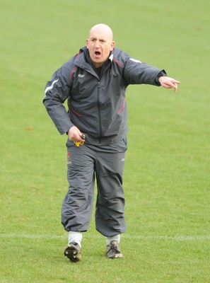 25.01.08 - Wales Rugby Training- Defence Coach, Shaun Edwards during training 