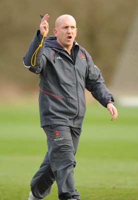 25.01.08 - Wales Rugby Training- Defence Coach, Shaun Edwards during training 
