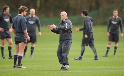 25.01.08 - Wales Rugby Training- Defence Coach, Shaun Edwards during training 