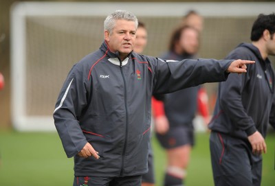25.01.08 - Wales Rugby Training- Wales Coach, Warren Gatland during training 