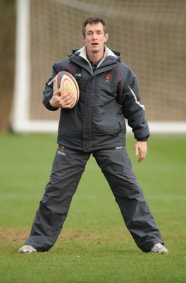 25.01.08 - Wales Rugby Training- Wales Backs Coach, Rob Howley during training 