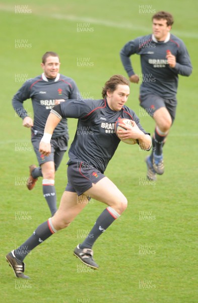 25.01.08 - Wales Rugby Training- Ryan Jones in action during training 