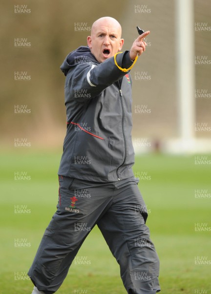 25.01.08 - Wales Rugby Training- Defence Coach, Shaun Edwards during training 