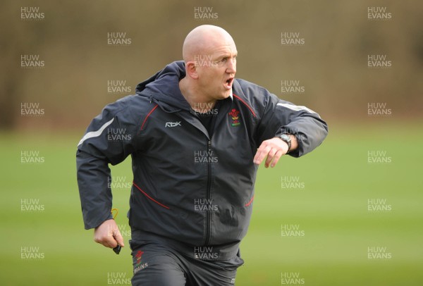 25.01.08 - Wales Rugby Training- Defence Coach, Shaun Edwards during training 