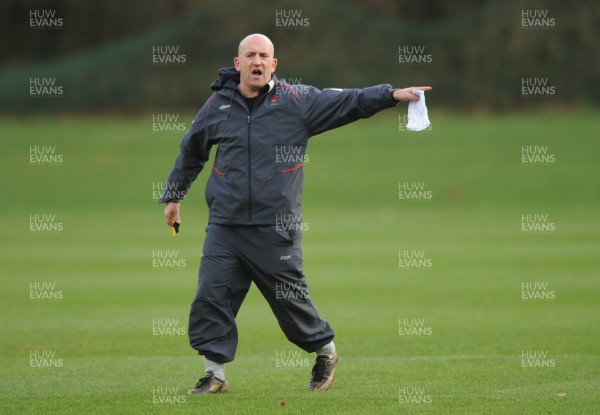25.01.08 - Wales Rugby Training- Defence Coach, Shaun Edwards during training 
