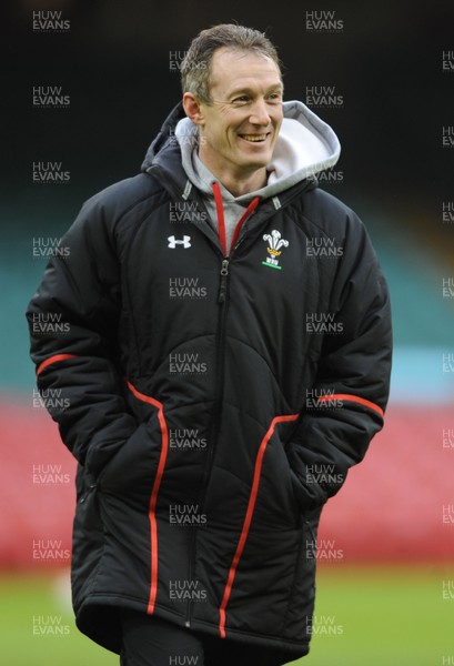 250113 - Wales Rugby Training -Wales coach Rob Howley during training