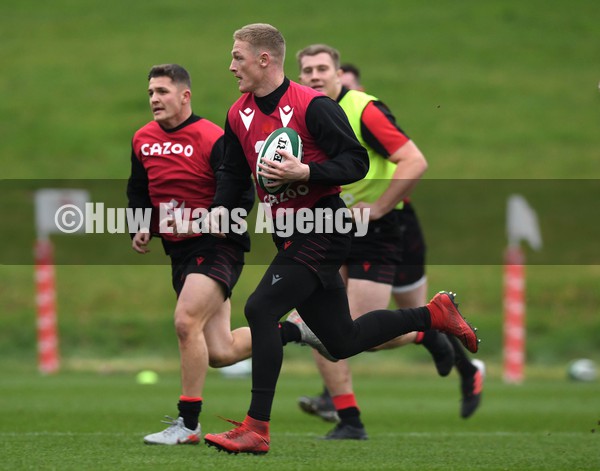 250122 - Wales Rugby Training - Johnny McNicholl during training