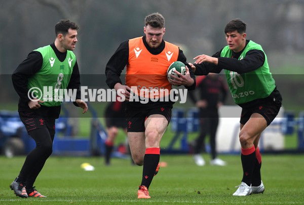 250122 - Wales Rugby Training - James Ratti during training