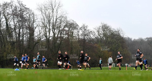 250123 - Wales Rugby Training - Players warm up during training