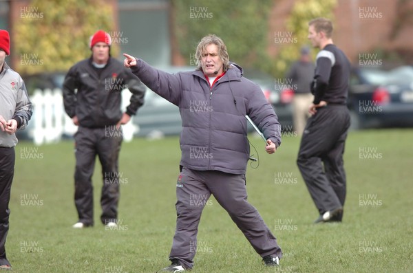 250206  Wales rugby training, Wanderers ground, Dublin Scott Johnson puts across his message     