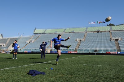 24.02.11 - Wales Rugby Training - Stephen Jones kicks during training. 