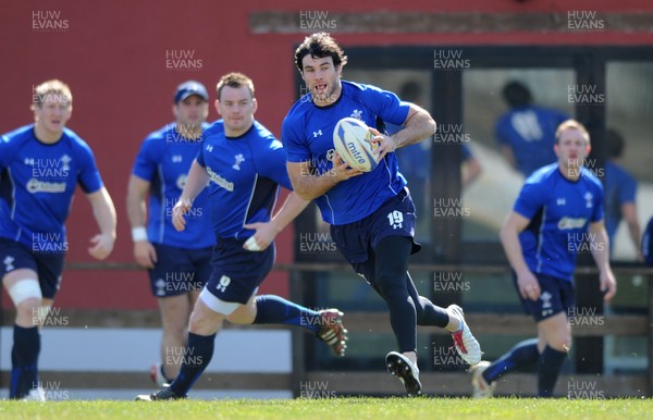 24.02.11 - Wales Rugby Training - Mike Phillips during training. 