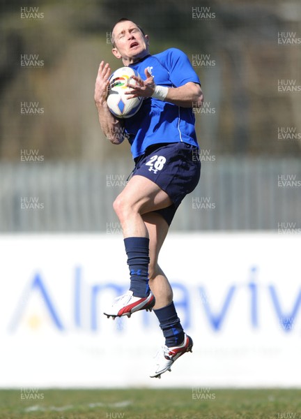 24.02.11 - Wales Rugby Training - Shane Williams during training. 