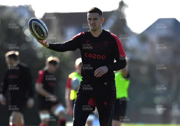 250222 - Wales Rugby Training - Owen Watkin during training