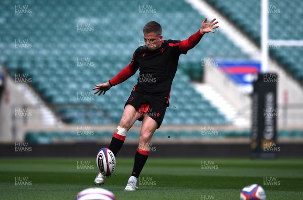 250222 - Wales Rugby Training - Gareth Anscombe during training