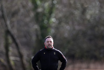 250225 - Wales Rugby Training during the fallow week - Matt Sherratt, Head Coach during training