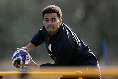 250225 - Wales Rugby Training during the fallow week - Ben Thomas during training