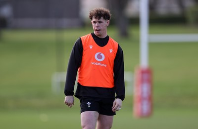 250225 - Wales Rugby Training during the fallow week - Tom Rogers during training