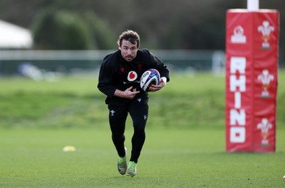 250225 - Wales Rugby Training during the fallow week - Rhodri Williams during training