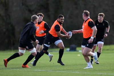 250225 - Wales Rugby Training during the fallow week - Taulupe Faletau during training