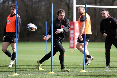 250225 - Wales Rugby Training during the fallow week - Rhodri Williams during training