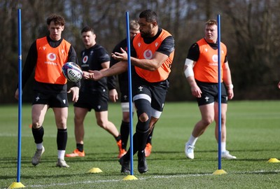 250225 - Wales Rugby Training during the fallow week - Taulupe Faletau during training