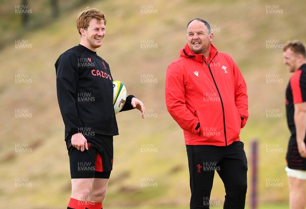 250622 - Wales Rugby Training - Rhys Patchell and Gareth Williams during training