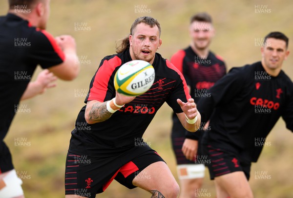 250622 - Wales Rugby Training - Sam Wainwright during training