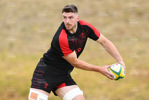 250622 - Wales Rugby Training - James Ratti during training