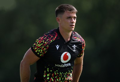 250626 - Wales Rugby Training ahead of their game against the Barbarians at Twickenham on Saturday - Reuben Morgan-Williams during training