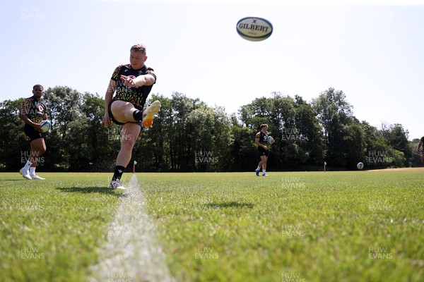 250626 - Wales Rugby Training ahead of their game against the Barbarians at Twickenham on Saturday - Sam Costelow during training