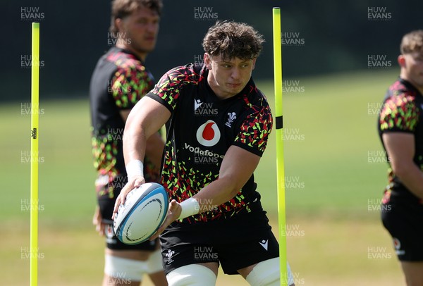 250626 - Wales Rugby Training ahead of their game against the Barbarians at Twickenham on Saturday - Ryan Woodman during training