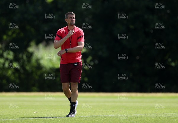 250626 - Wales Rugby Training ahead of their game against the Barbarians at Twickenham on Saturday - Peter Murchie, Defence Coach during training