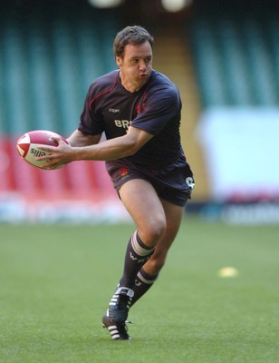25.08.07 - Wales Rugby Training - Mark Jones in action during training 