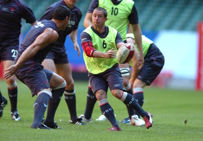 25.08.07 - Wales Rugby Training - Shane Williams in action during training 
